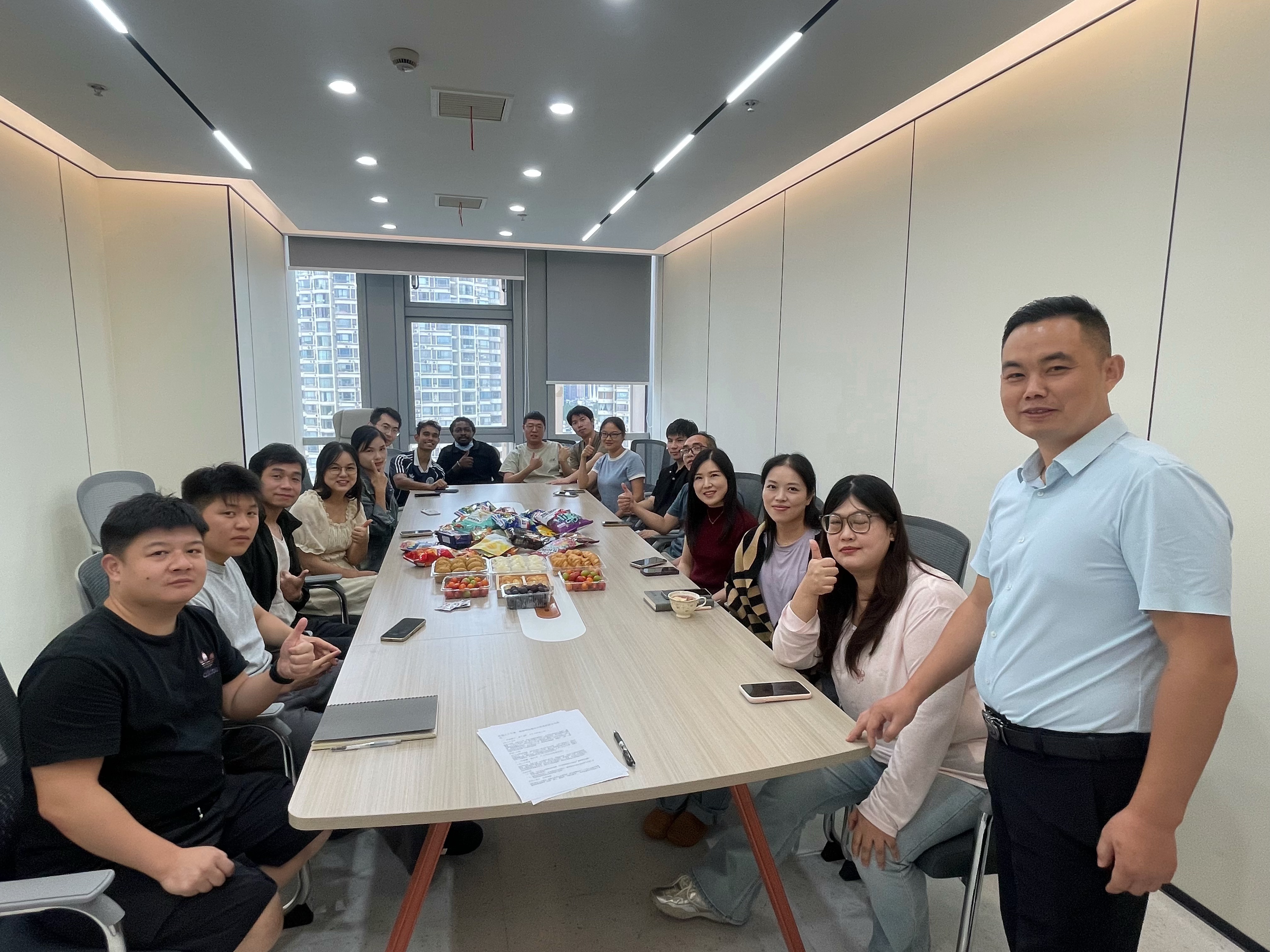 Hubei Runli Hosts Relaxed Tea Party: Snacks, Games and Stories from the Foreign Trade Frontline