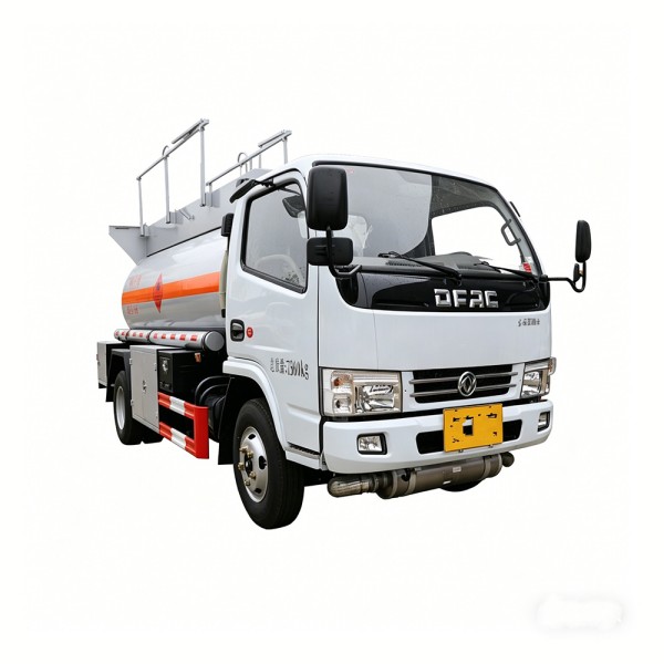 4x2 HOWO Fuel Tanker Truck 5000L Diesel Oil Tank Truck for Sale