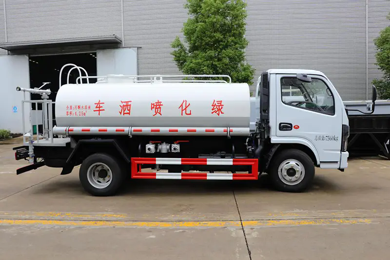 High-pressure Water Sprinkler Truck