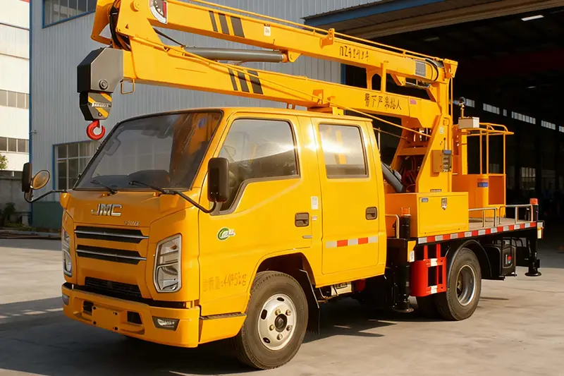 Medium Articulating Boom Work Truck